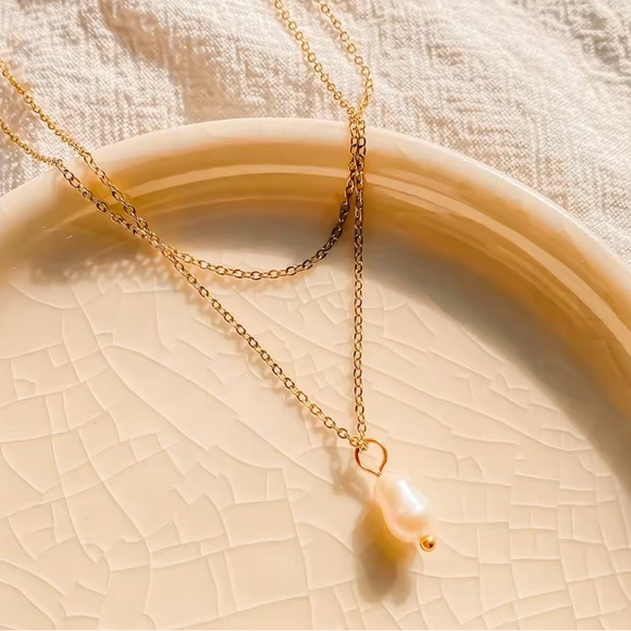 Jewelry - Dainty layered Gold Pearl Necklace